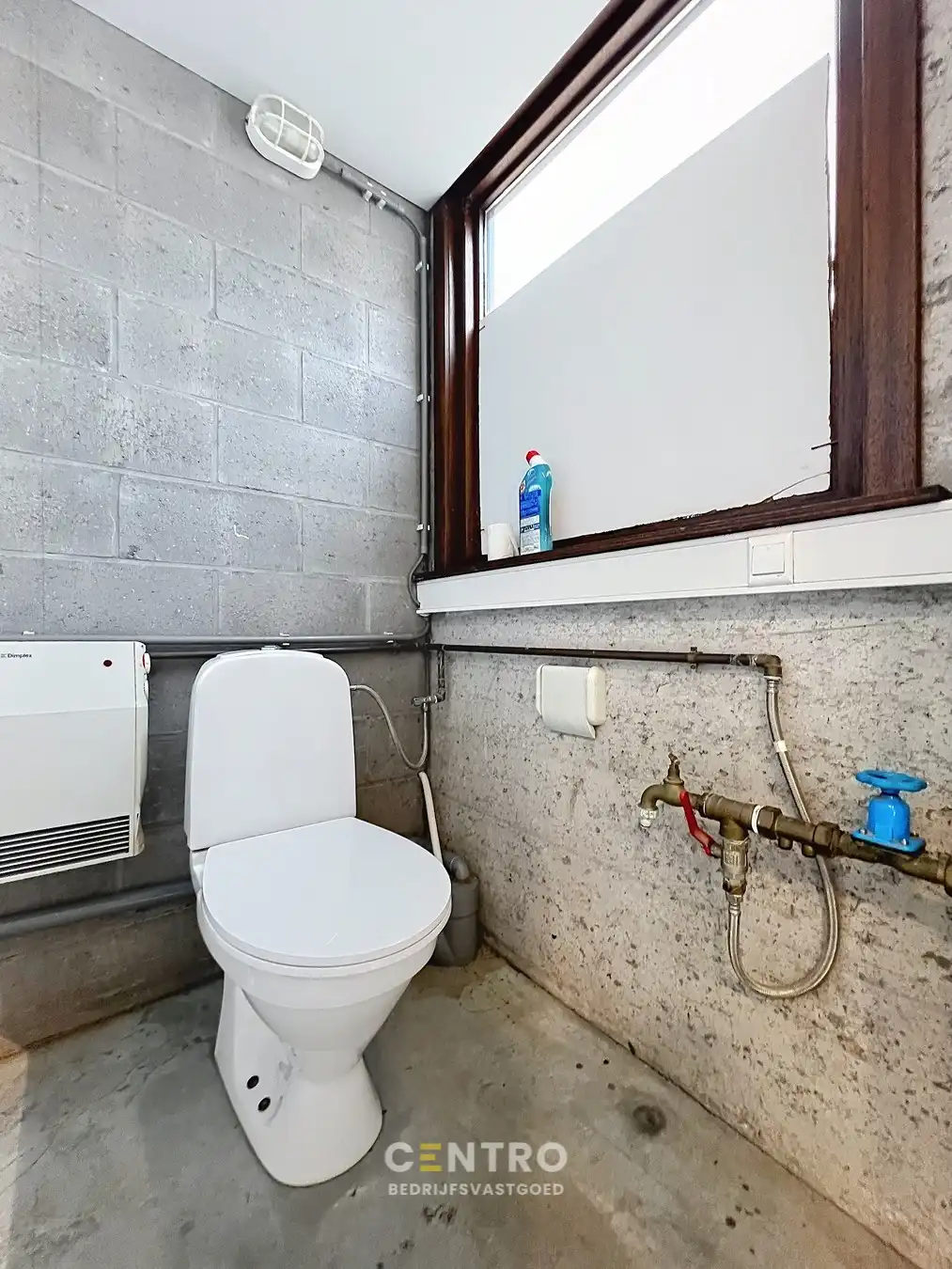 Instapklaar bedrijfspand (±345 m²) met magazijn, kantoor én 4 verhuurbare opslagunits, 1 garage en ruime parking op 603 m²  te INGELMUNSTER! foto 16