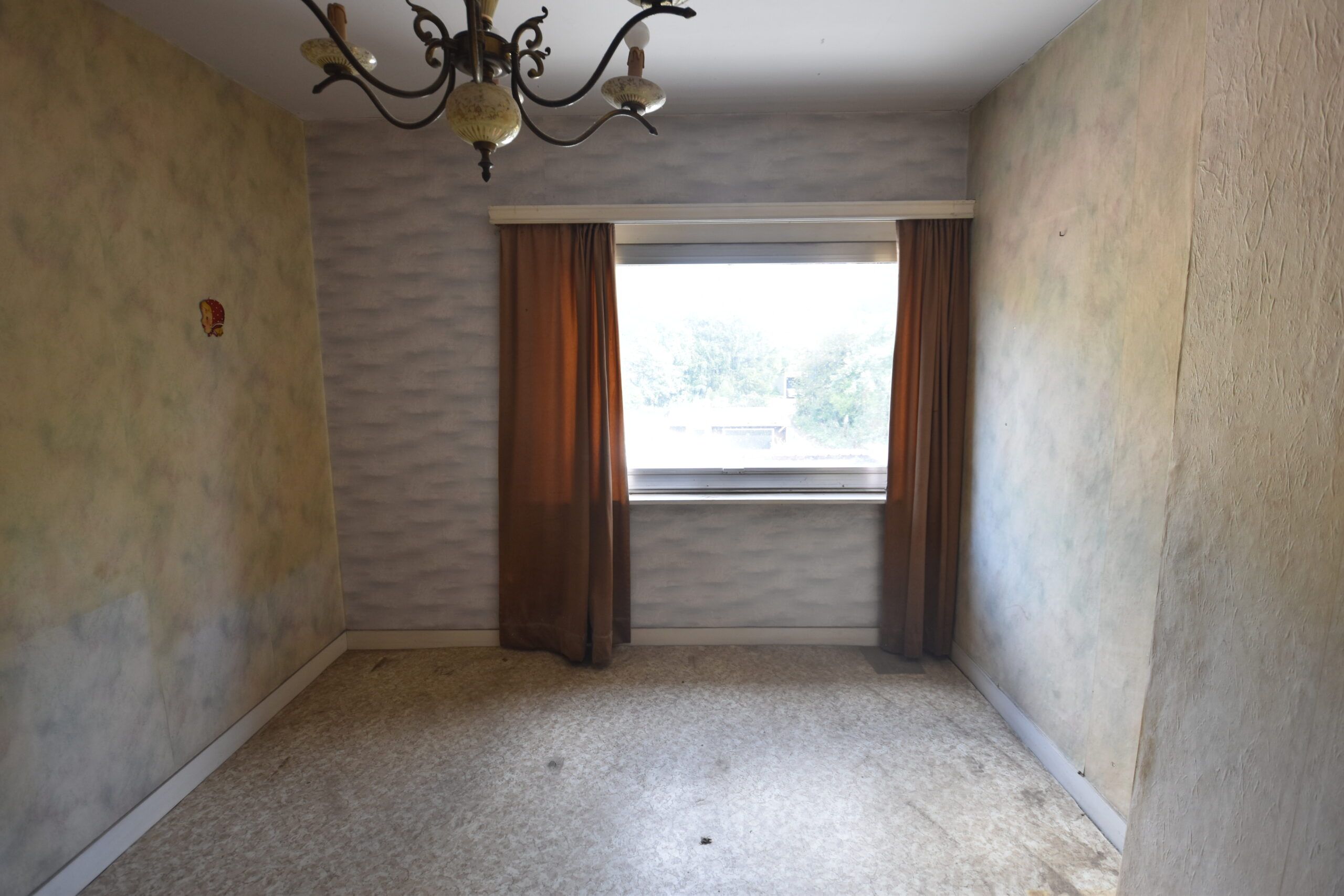 Ben je op zoek naar een gezellige renovatiewoning met uitzonderlijk veel potentieel? foto 24