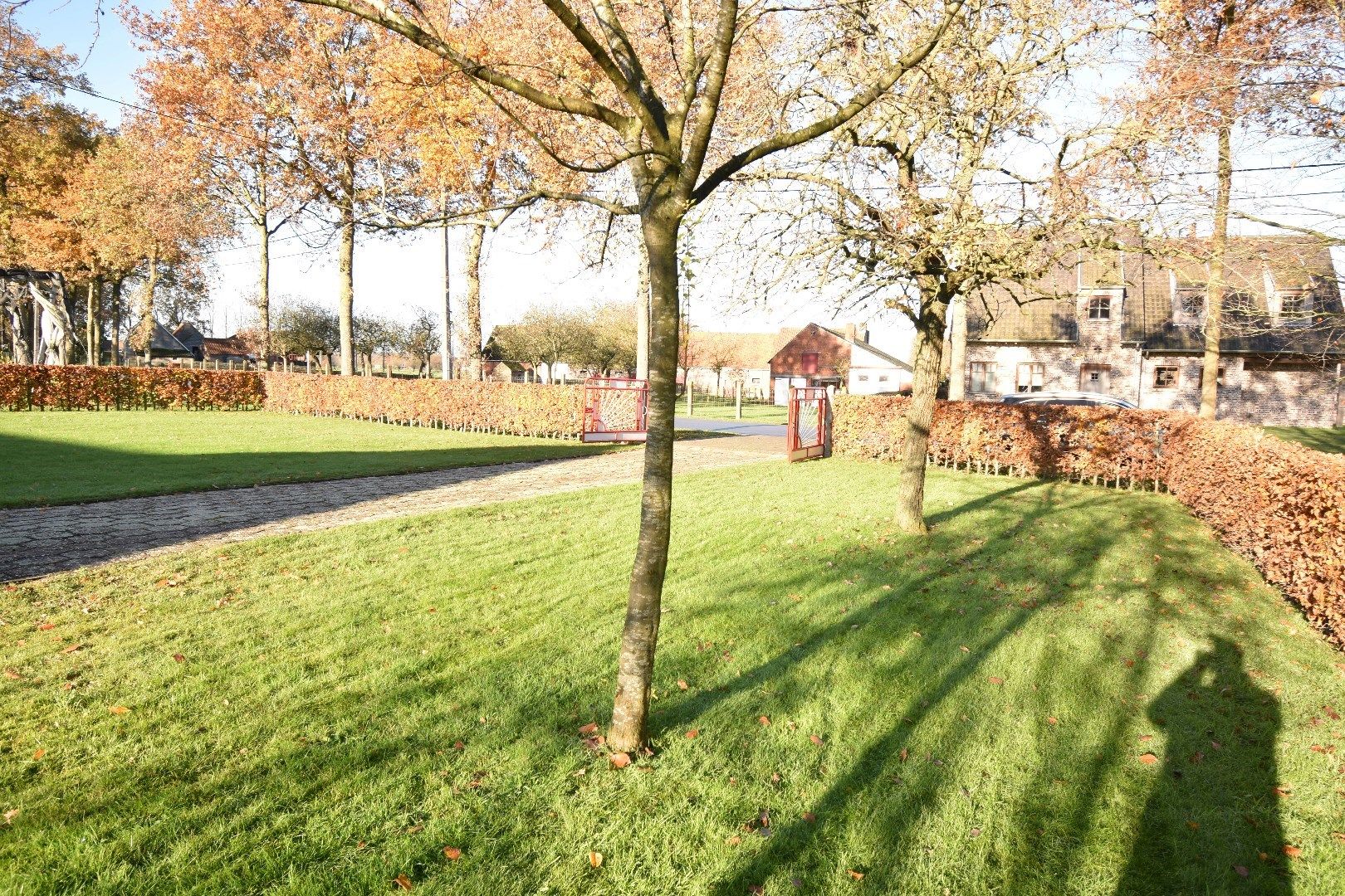 Alleenstaande woning met garage en tuin - vrij uitzicht over de velden foto 30