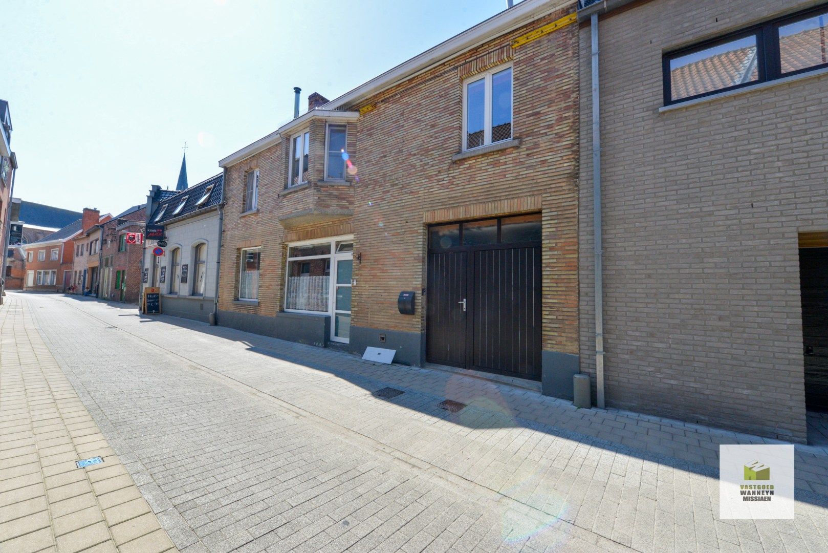Hoofdfoto van de publicatie: Starterswoning met 3 slaapkamers en knusse stadstuin met fietsenberging.