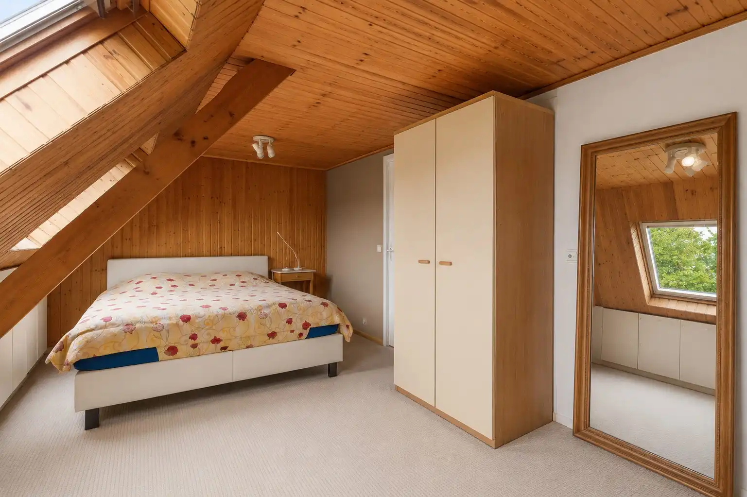 Charmant hoevetje met bijgebouwen in groen kader foto 8