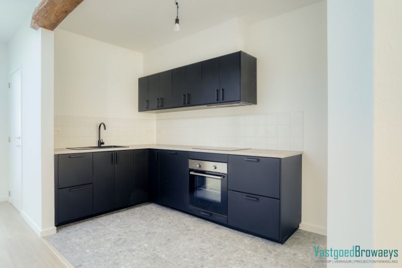 Gerenoveerde starterswoning voorzien van alle comfort, ook ideaal als investering! foto 6