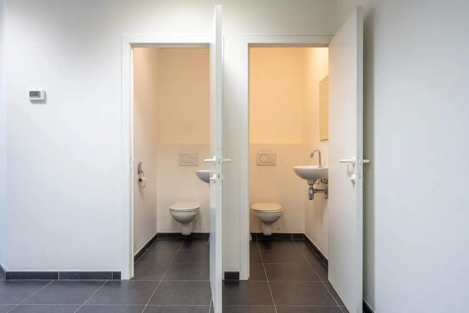 KANTOOR MET GARAGE foto 10