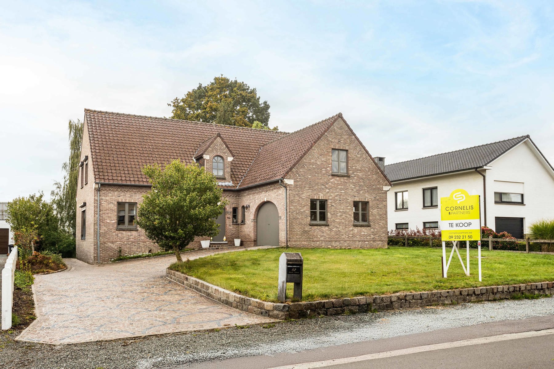 Ruime open bebouwing op rustige locatie foto 2