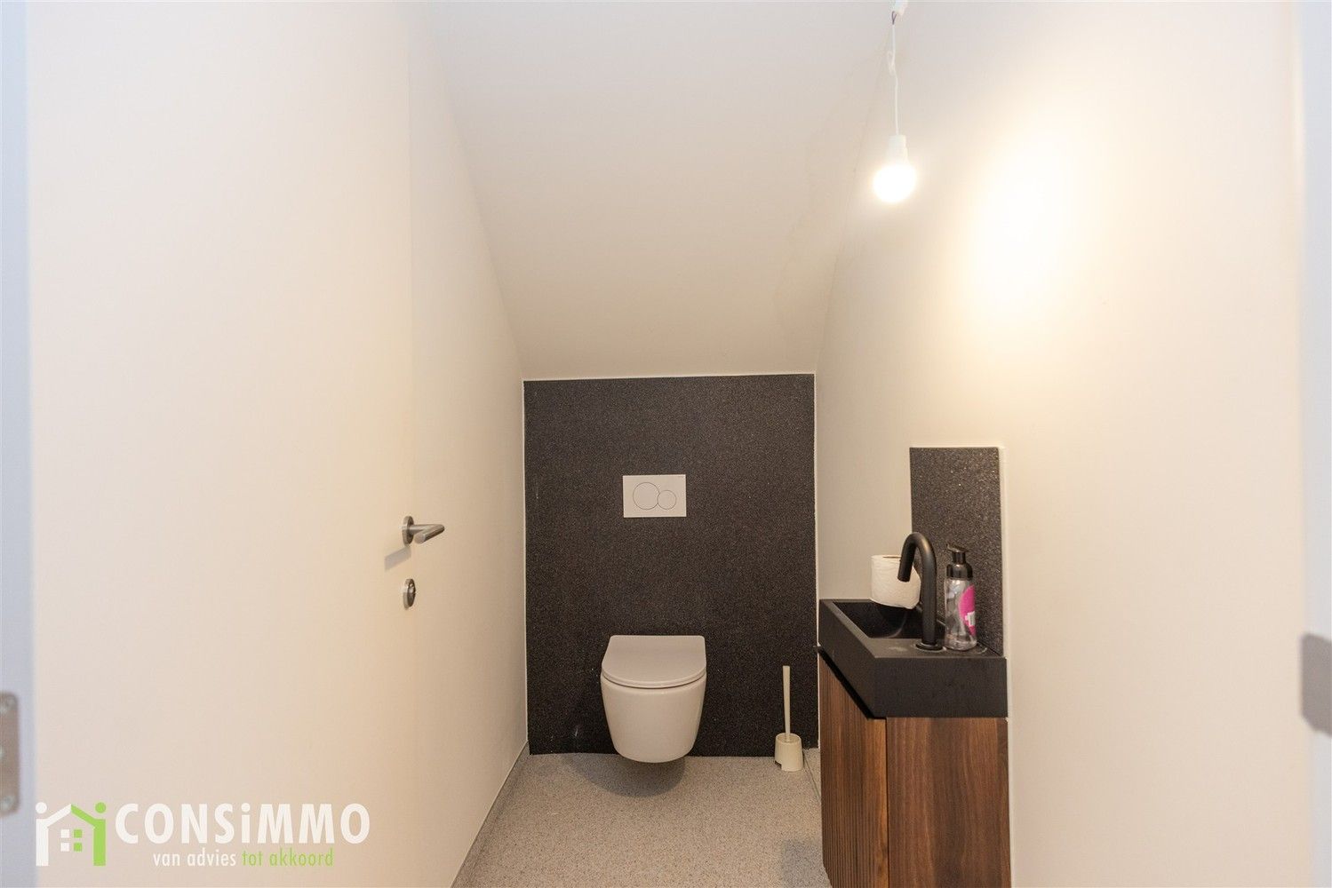 Ruime vrijstaande woning met 5 slaapkamers, loods en 50a perceel in Genk-Zuid foto 28