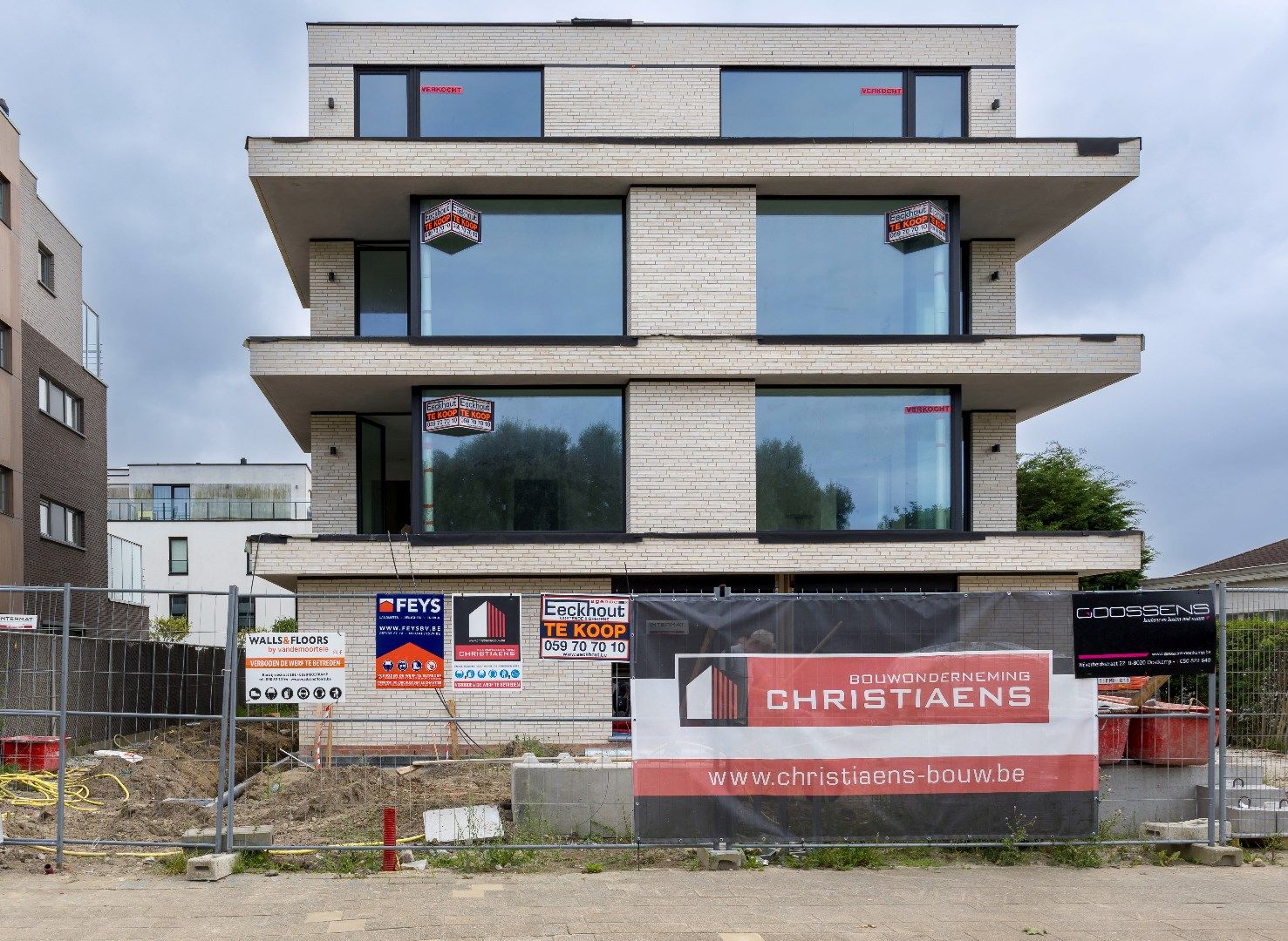 Nieuwbouw gelijkvloers appartement met zonnige tuin gelegen in "Residentie Dunique" te Bredene - duinen! foto 9