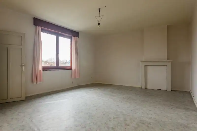 Handelshuis : winkel +/-  50m² , 3 slaapkamers, ruime  leefruimtes,groot terras... foto 11