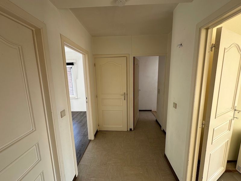 🏡 TE HUUR: Ruim appartement met 3 slaapkamers & garage in Wondelgem! 🚗 foto 5
