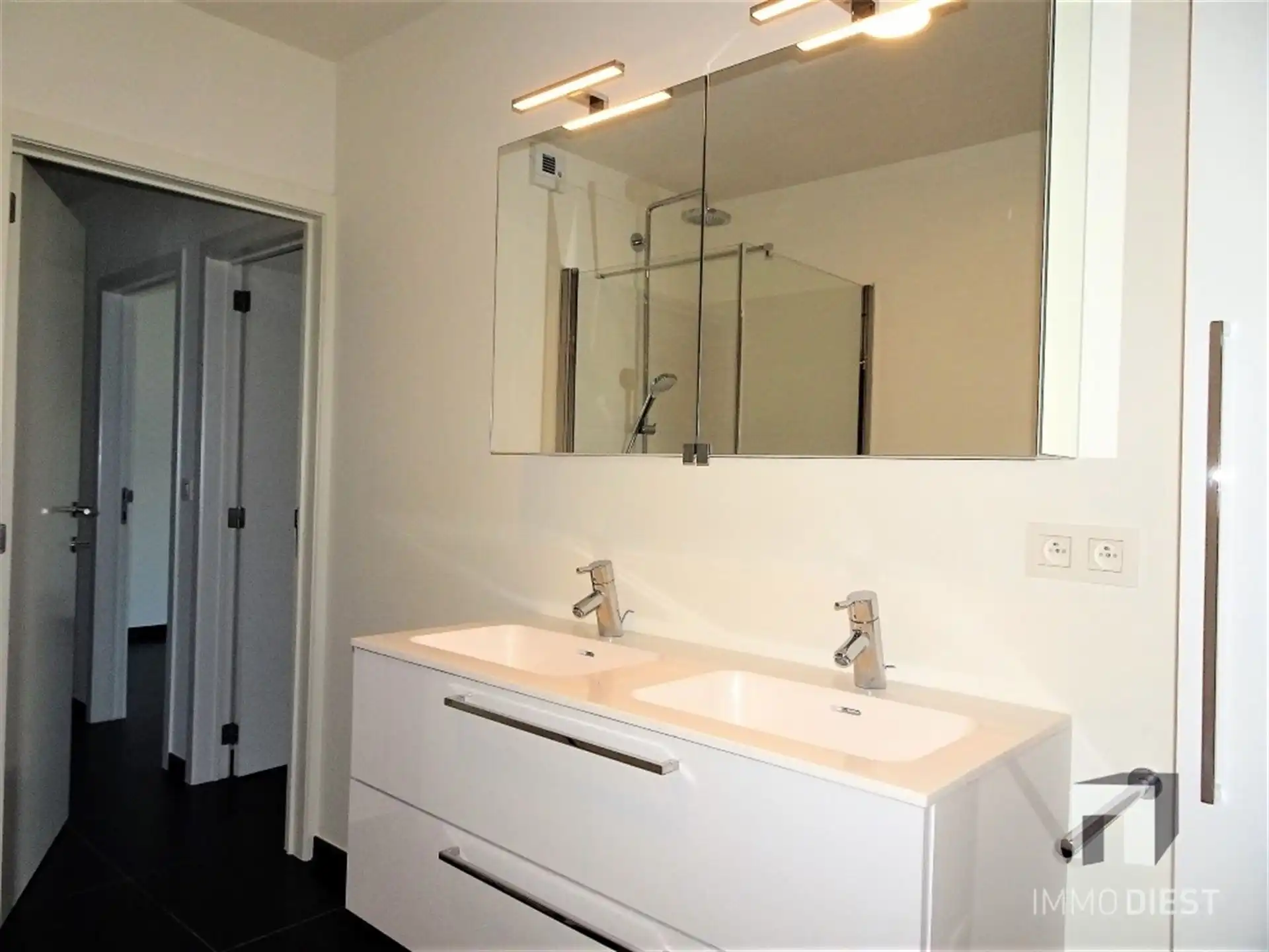 PRACHTIG modern appartement met superterras in Bekkevoort! foto 19