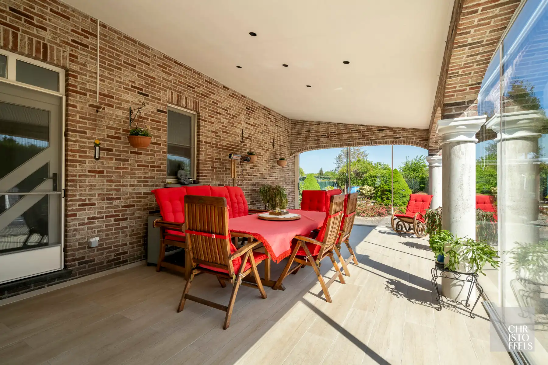 Zeer ruime woning met twee studio's op een perceel van 1950 m²! foto 25