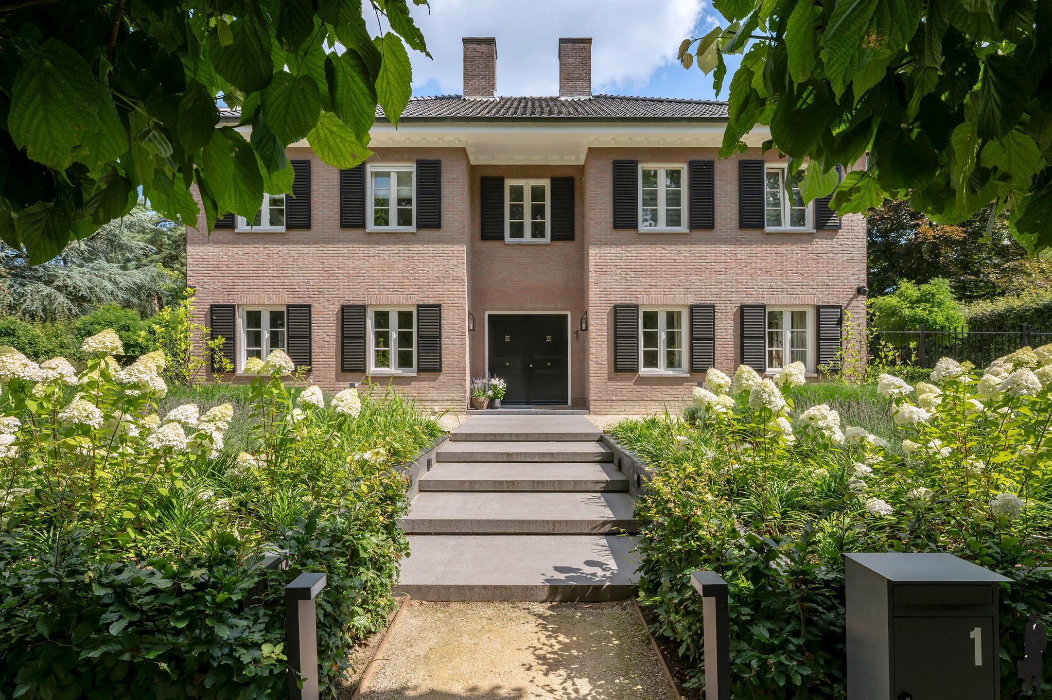 In de residentiële villawijk, De Meersebergen nabij Breda klassieke herenhuis op ca. 2135 m² met uitzicht op "Markdal". foto 45