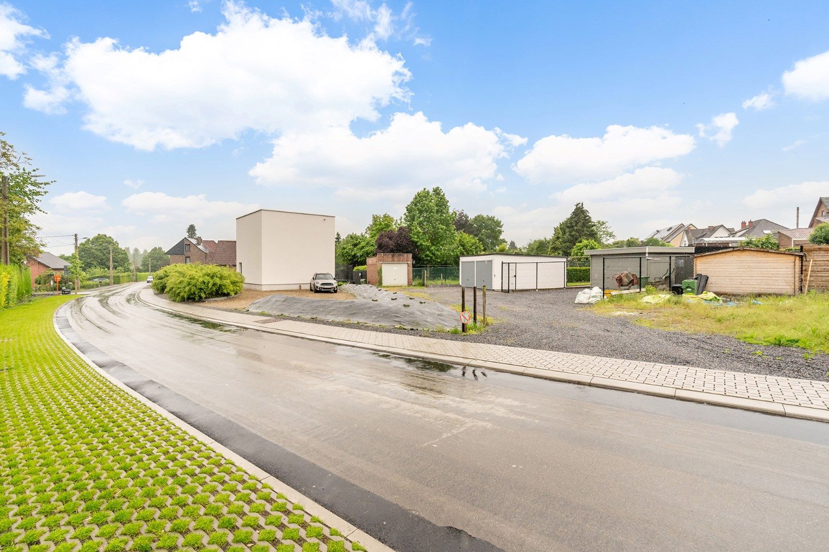 Uitstekend verzorgde gerenoveerde rijwoning met 4 slaapkamers, tuin en dubbele garage te Hoeselt op 4a61ca - perceel ook achteraan toegankelijk foto 37