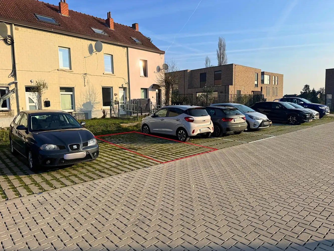 Parkeerplaats te huur Jan Baptist Troucheaustraat 8 - 1600 Sint-Pieters-Leeuw