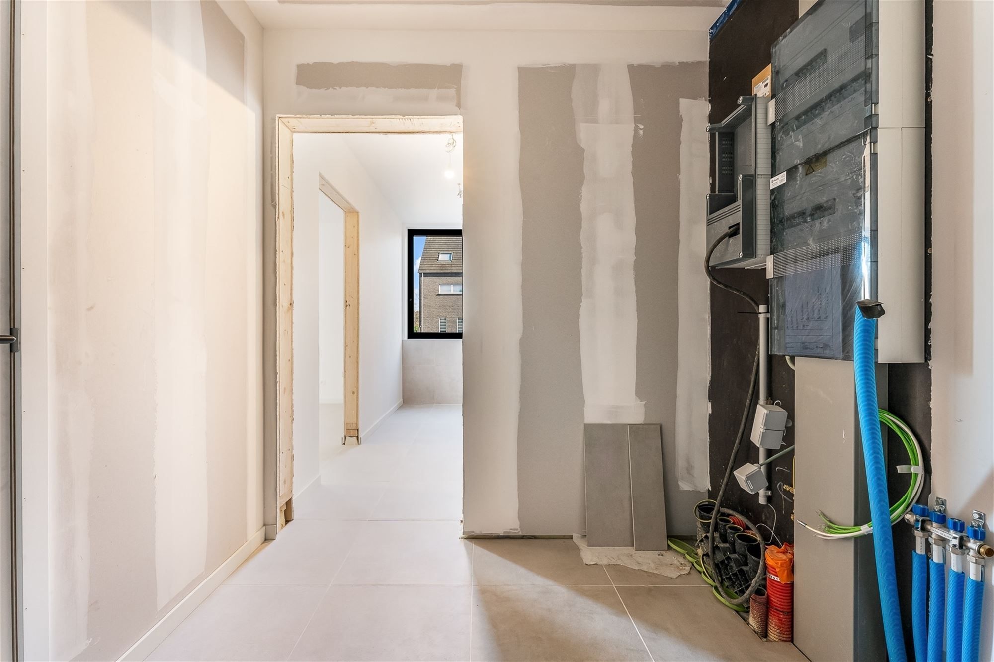 ZEER RUIME, HOOGKWALITATIEVE NIEUWBOUWWONING! foto 12
