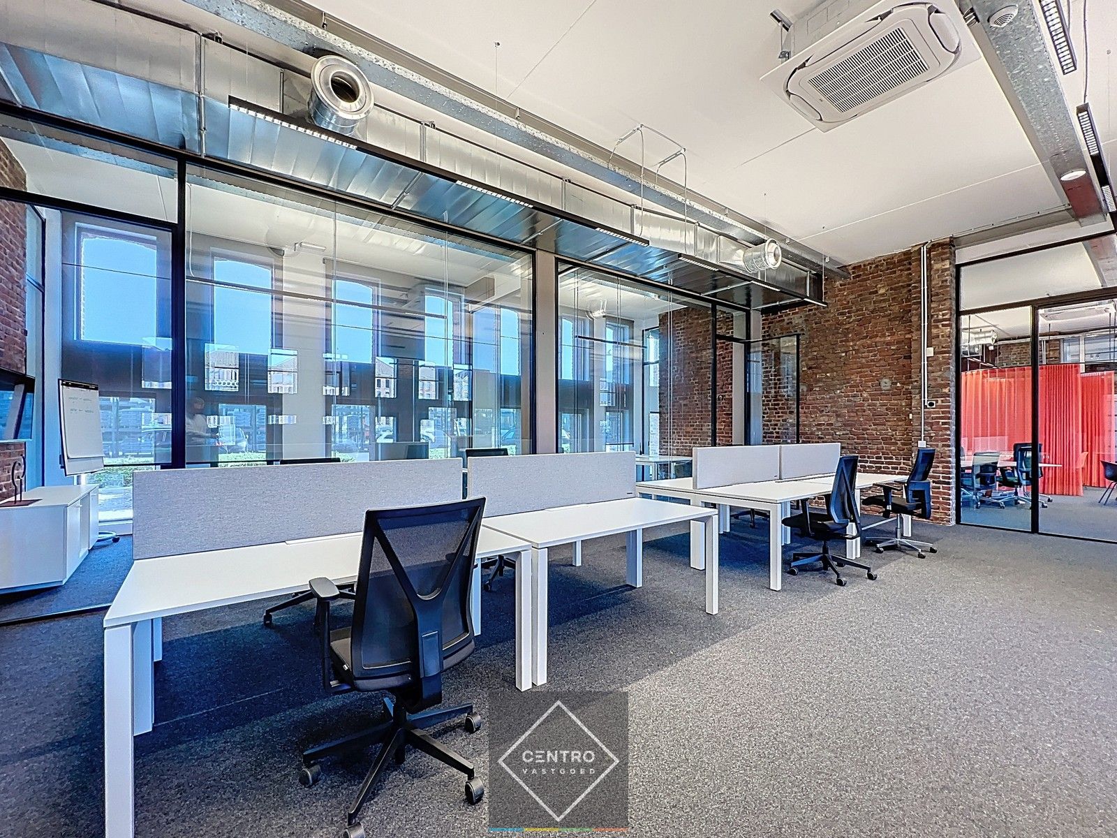 Instapklare KANTOORRUIMTE (357,50 m²) - ALL-IN formule (huur, verbruik, randaccomodatie,...) te Kortrijk ! foto 12