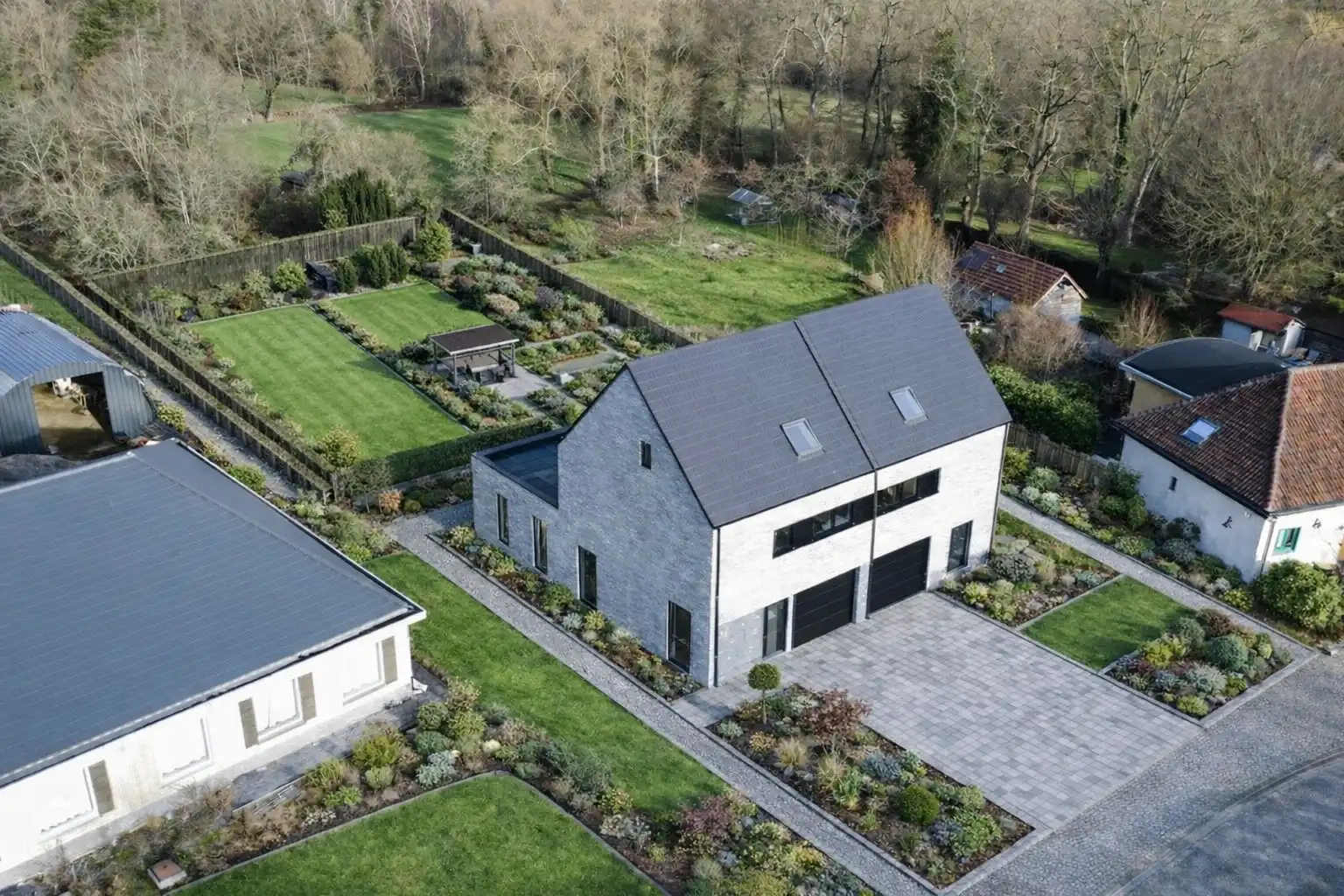 Moderne nieuwbouwwoning, aankoop aan 6% BTW mogelijk foto {{pictureIndex}}