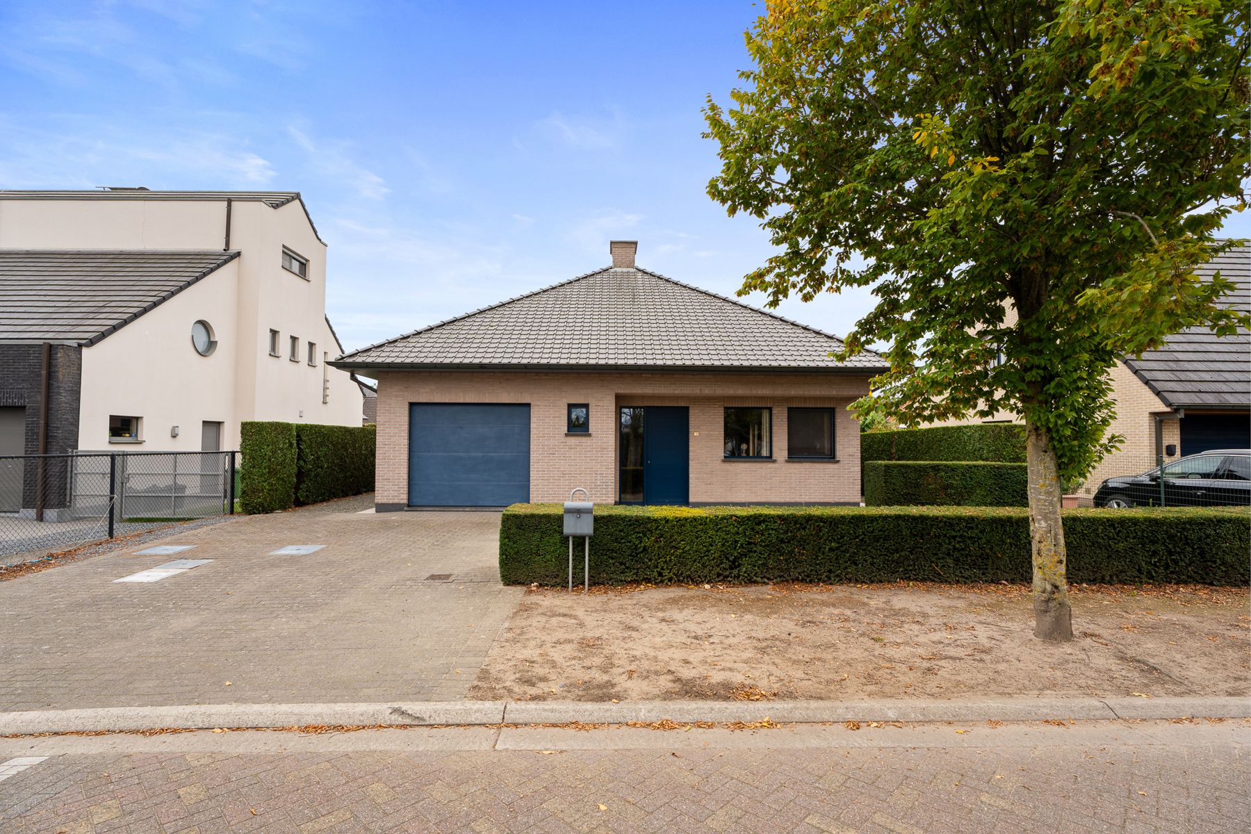 Perfect onderhouden bungalow in een residentiële wijk! foto 2