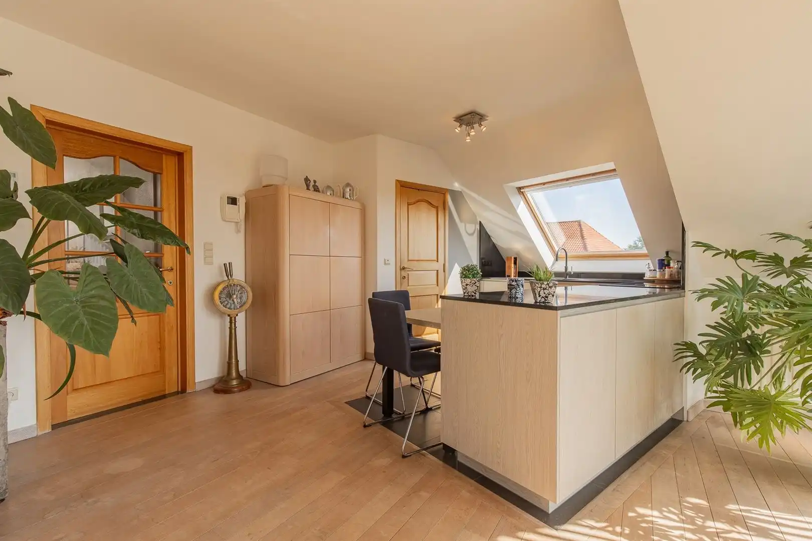 Instapklaar dakappartement met terras en EPC-label A in Beveren foto 6