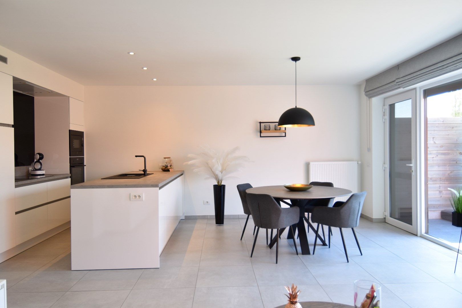 Instapklare, energiezuinige woning (BJ 2021) met 4 slaapkamers (5 mogelijk) én garage te Heule foto 2
