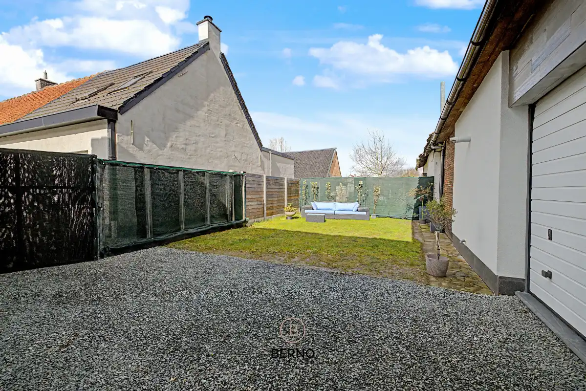 Instapklare charmante woning met zonnige binnentuin en garage. foto 24