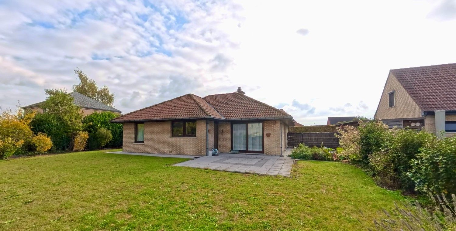 Ruime woning op toplocatie met grote tuin en inpandige garage! foto 15