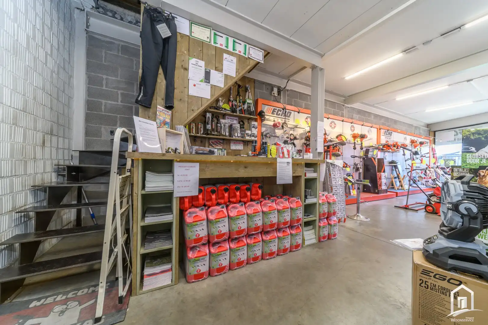 Veelzijdig handelspand met magazijn, buitenruimte en extra ruimte te huur foto 7