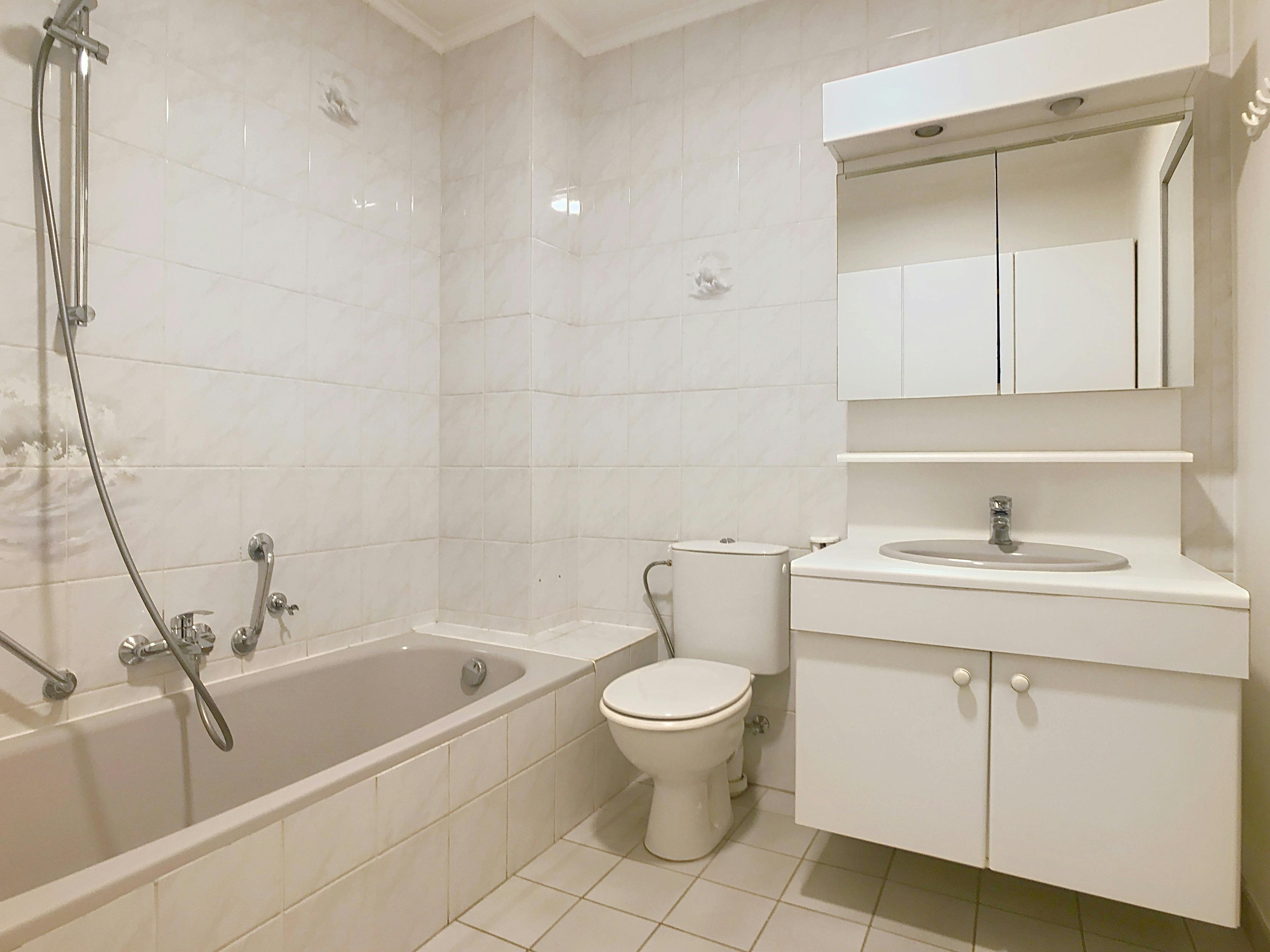 Instapklaar appartement met 2 slaapkamers en terras. foto 9