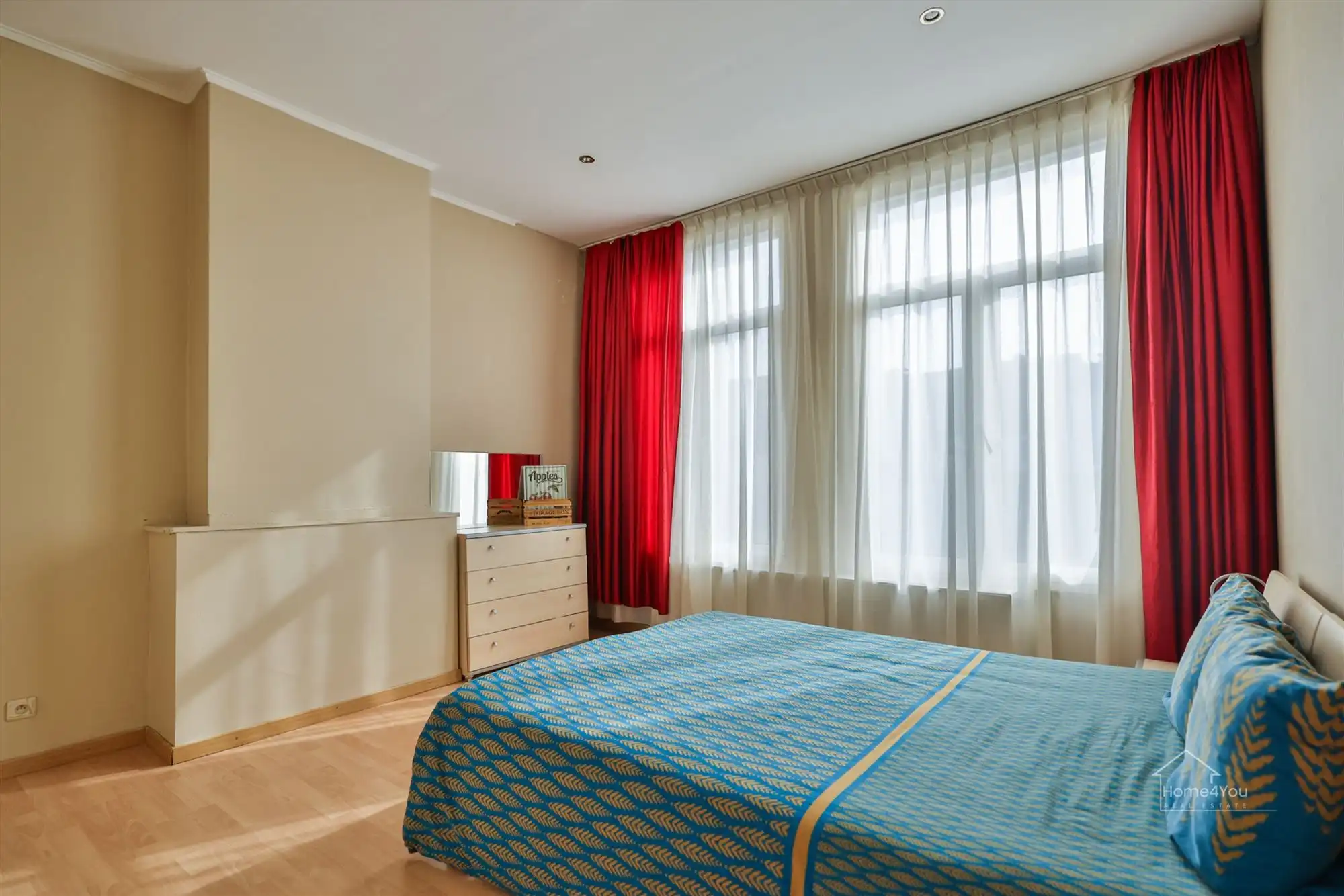 Ruime woning met meerdere slaapkamers en overdekt terras  foto 25