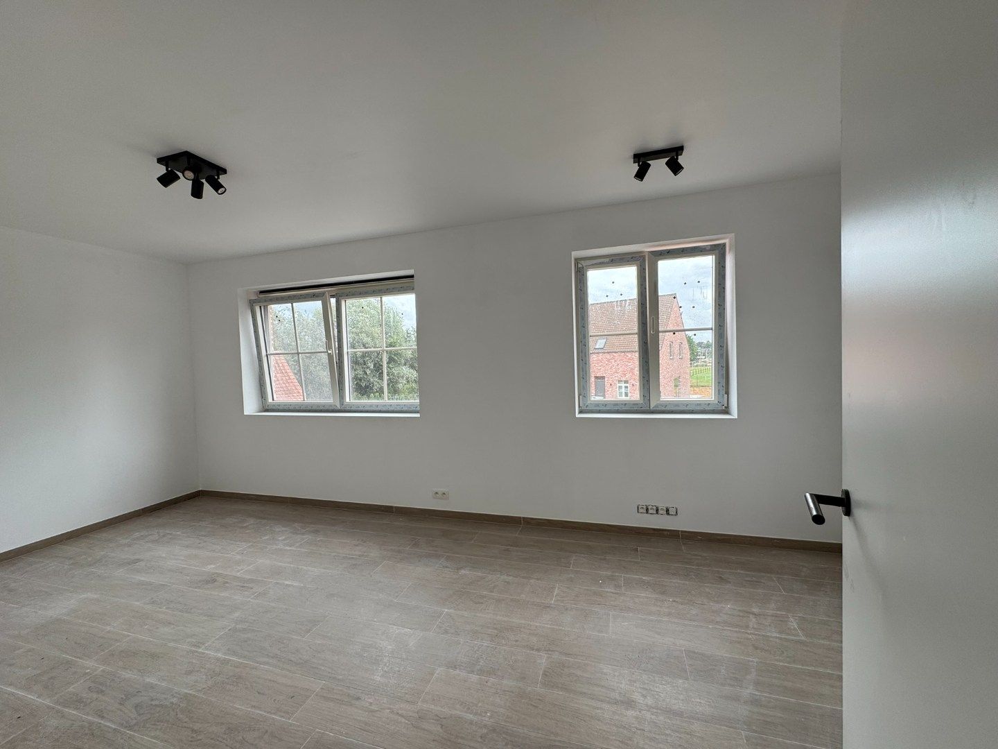 BEZOEKDAG VOLZET - Ruime halfopen nieuwbouwwoning met 3 slaapkamers en tuin foto 7