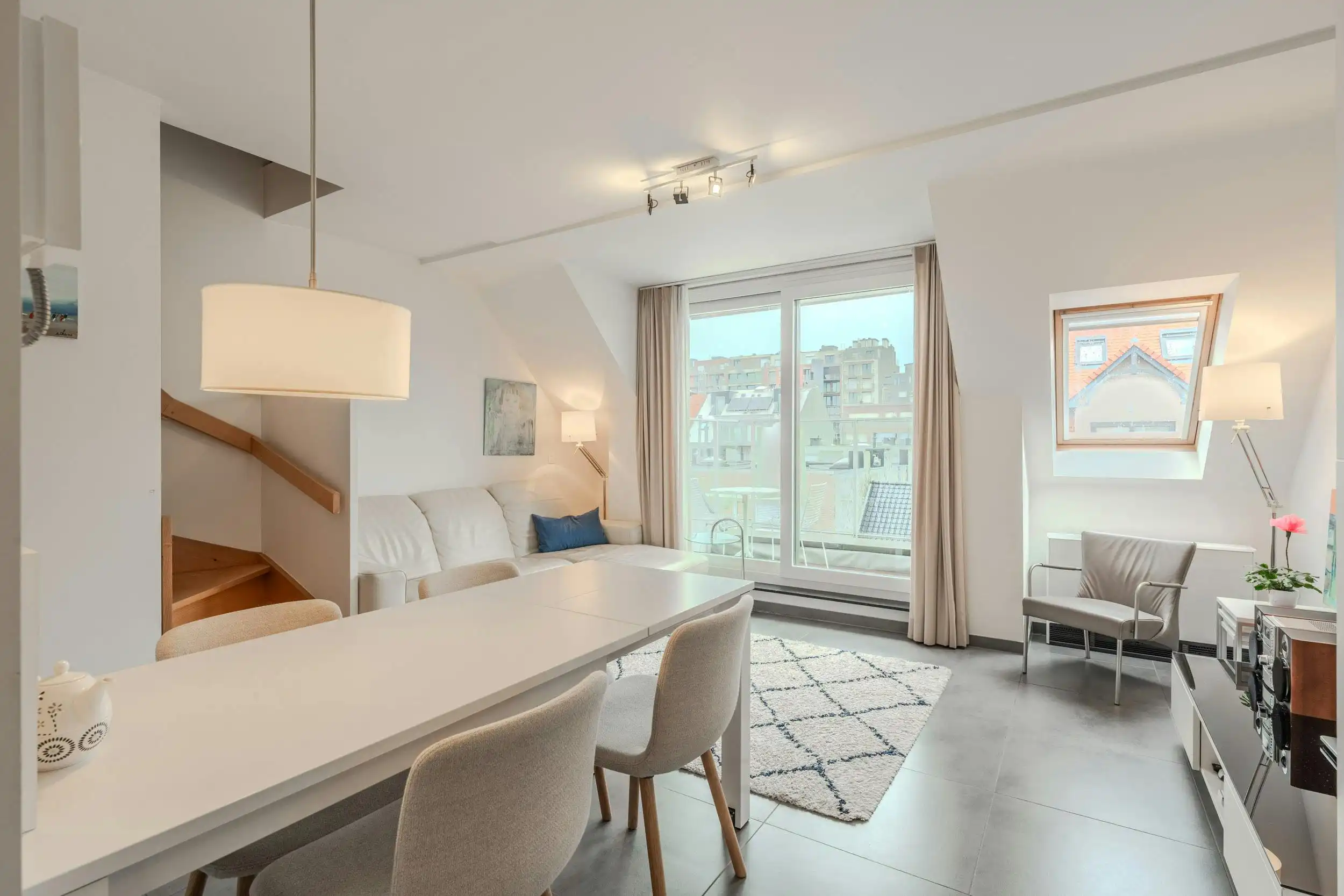 Instapklaar appartement vlak achter de vernieuwde Zeedijk! foto 6