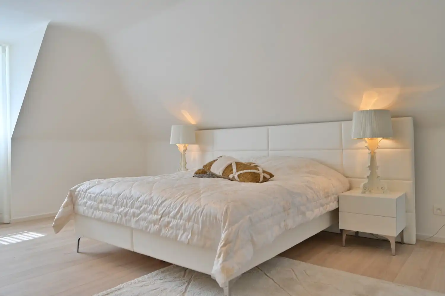 Exclusieve, gerenoveerde villa op toplocatie in residentieel Neerharen foto 23