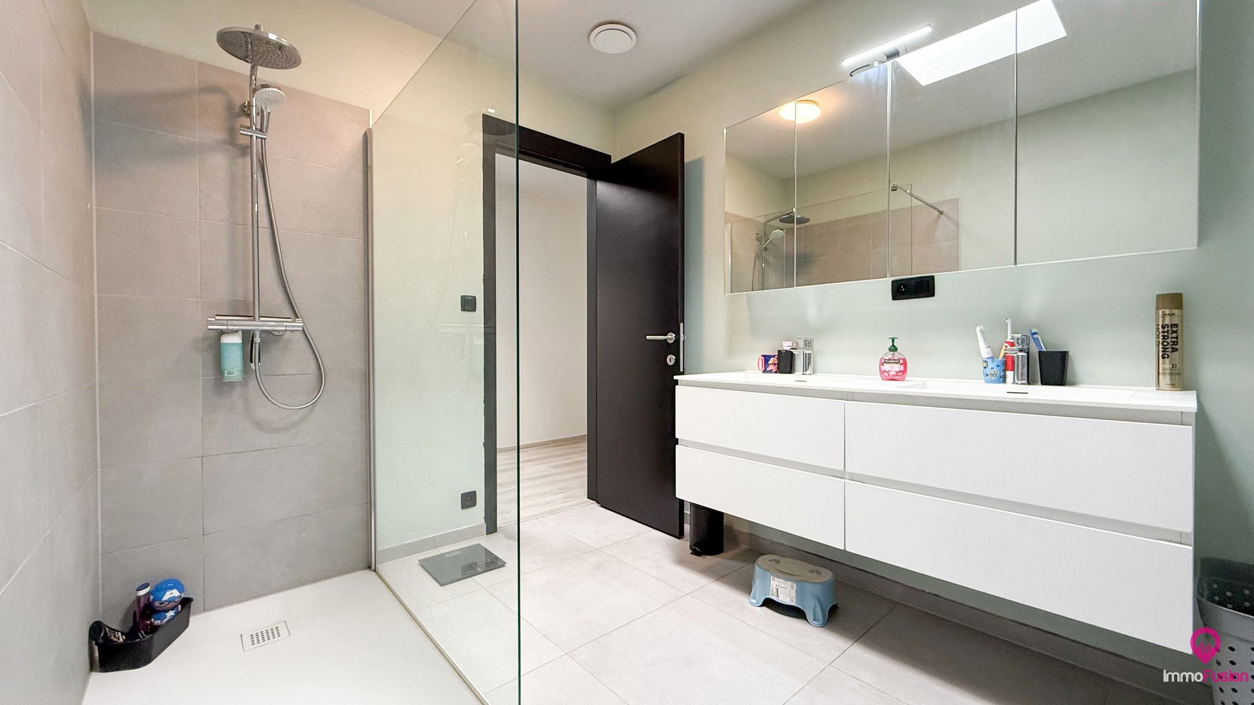 Moderne instapklare woning met 3 slaapkamers en tuin! foto 17