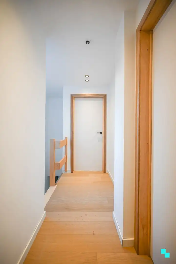 Volledig gerenoveerde woning met zicht op de velden foto 19