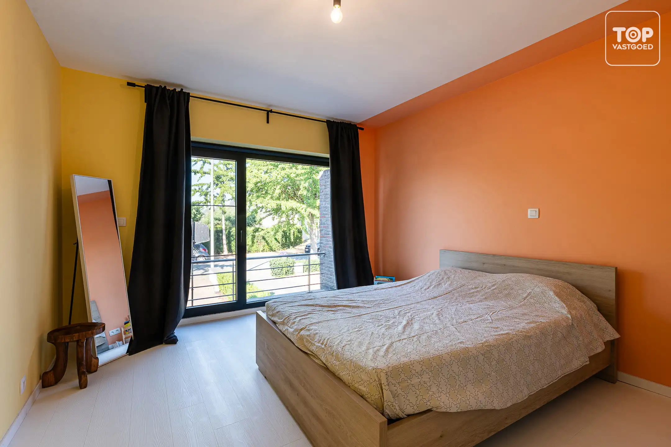 Gerenoveerde woning in een rustige buurt foto 13