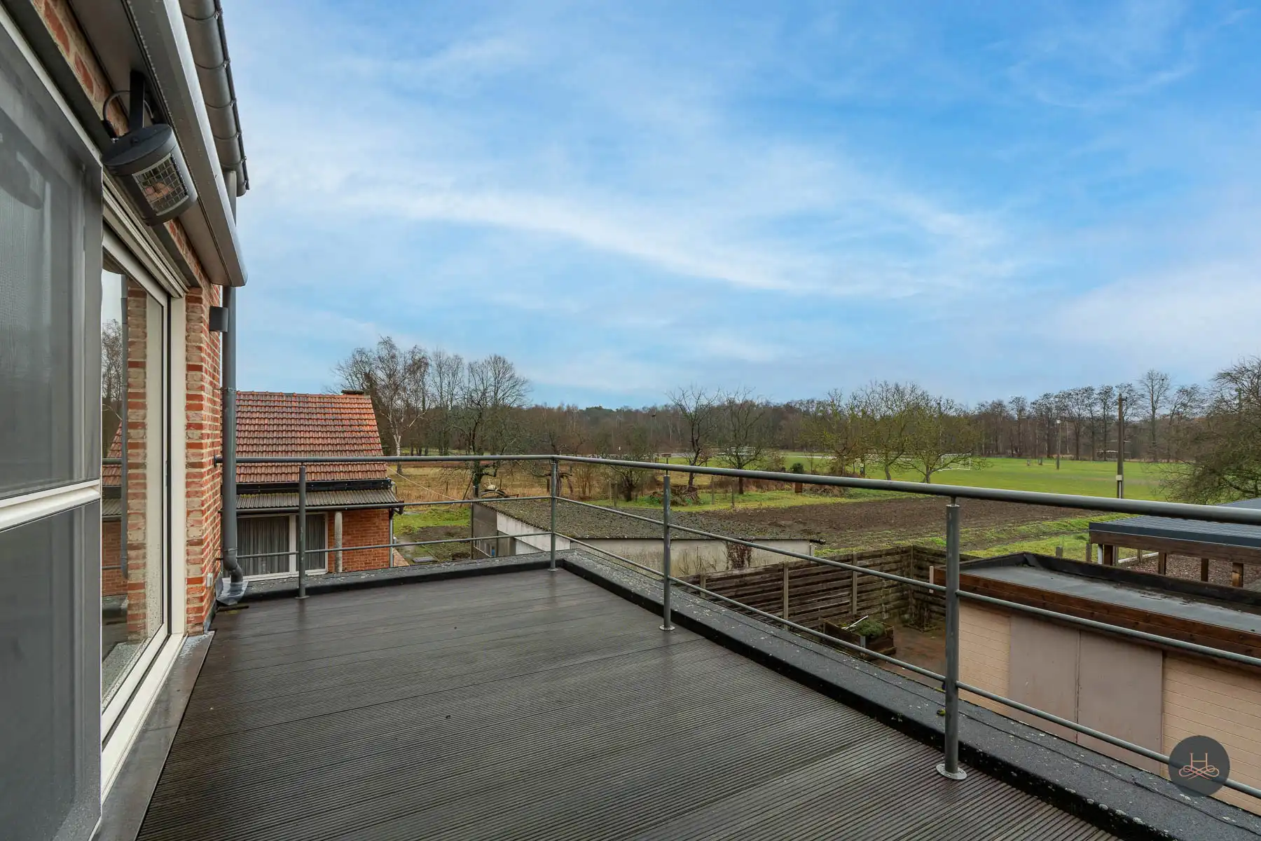 Zeer ruim triplex-appartement met 3 slaapkamers foto 27