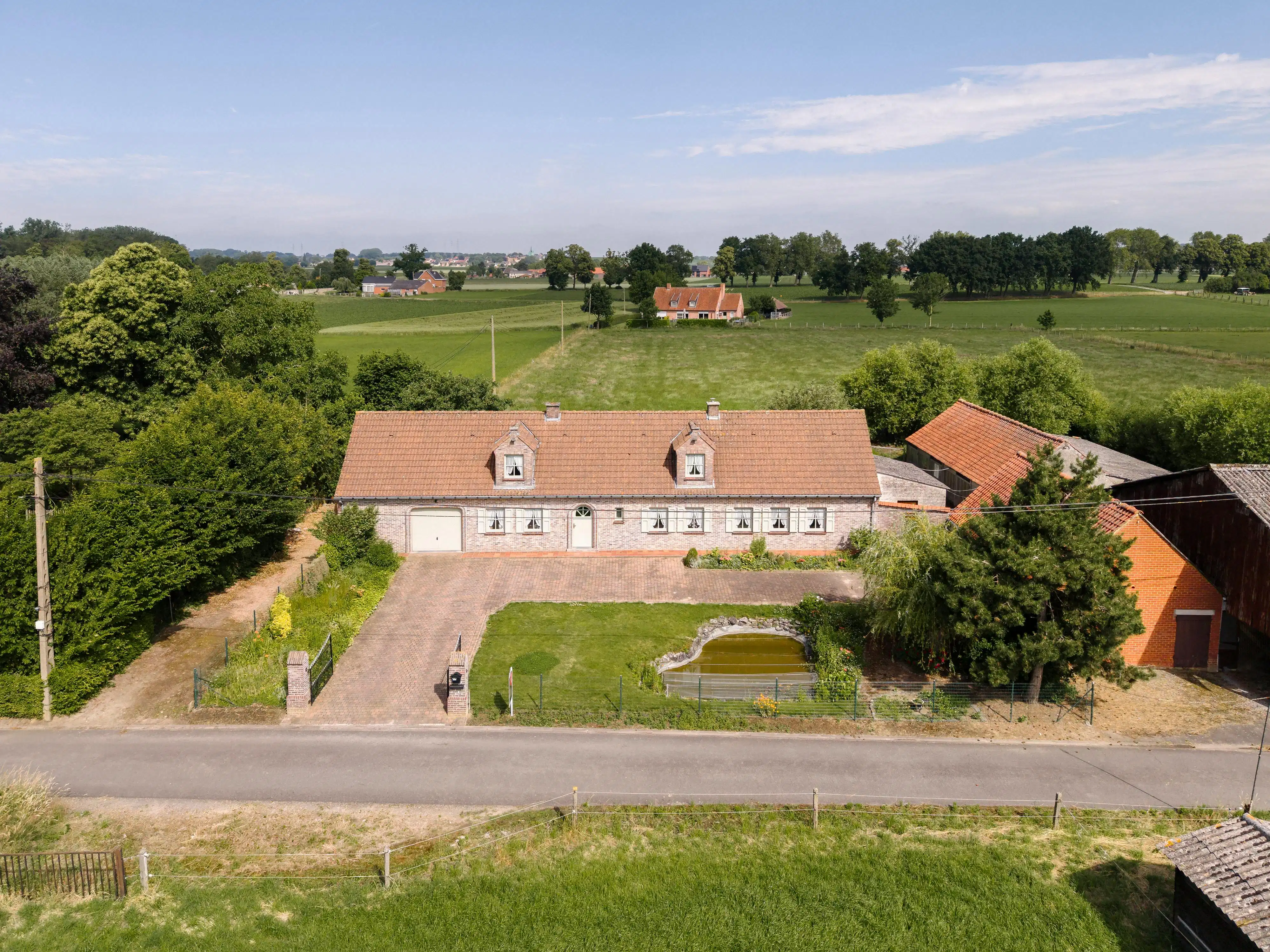 Hoeve op uitstekende locatie te koop in Kerkhove (Avelgem) foto 3