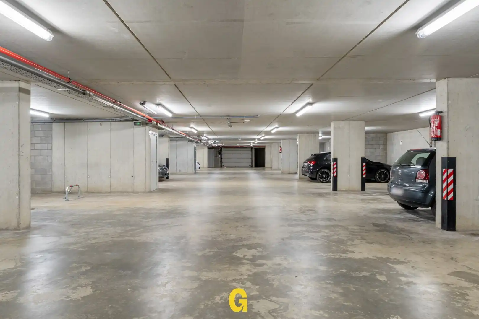 Knap afgewerkte rijwoning met 4 slaapkamers, 2 badkamers en standplaats met ruime kelderberging  foto 28