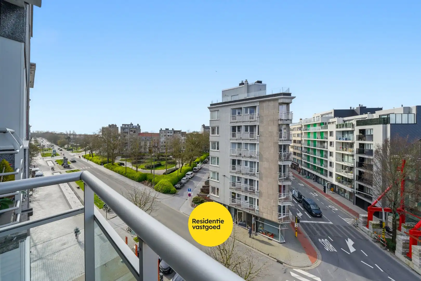 Op te frissen 2-slaapkamerappartement met open zicht te Oostende foto 4