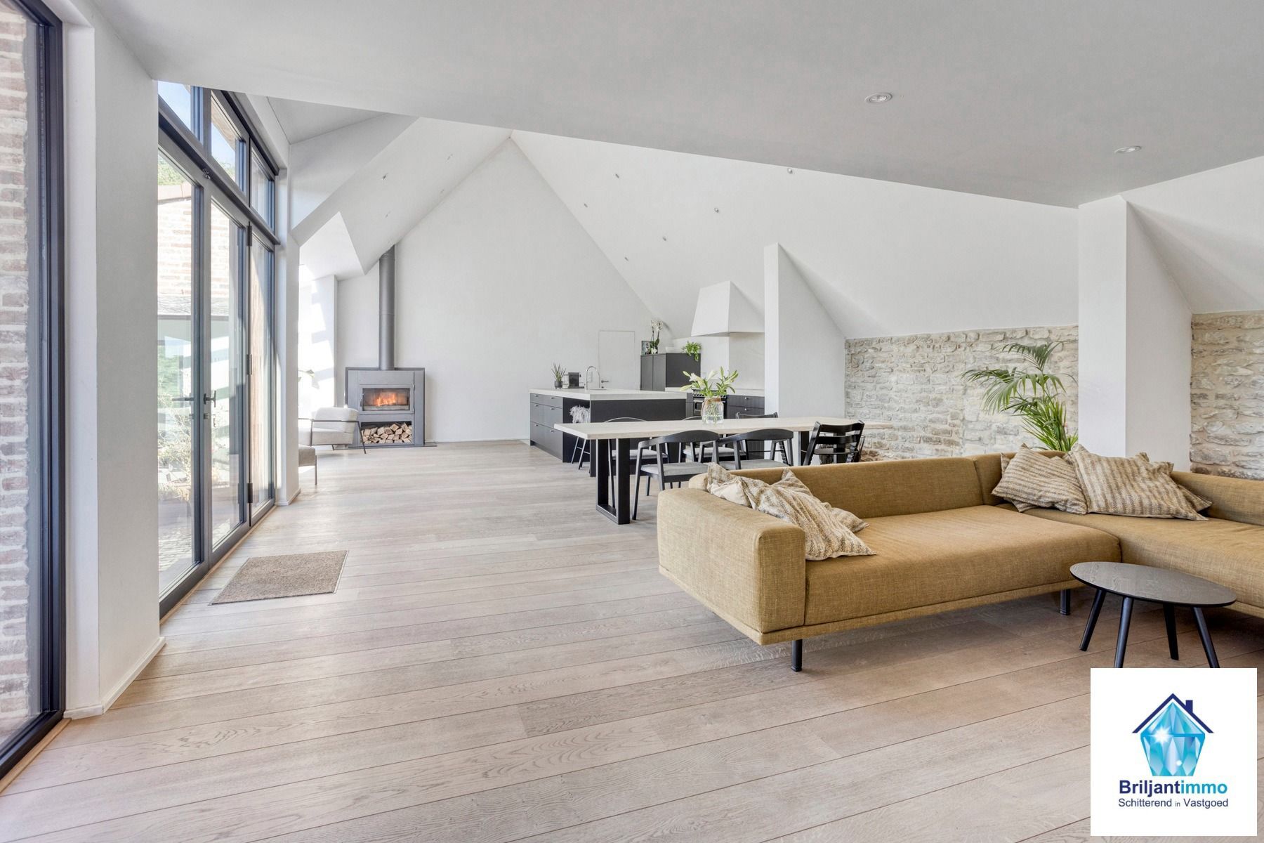 Authentieke, gerenoveerde hoeve te midden van het groen foto 5