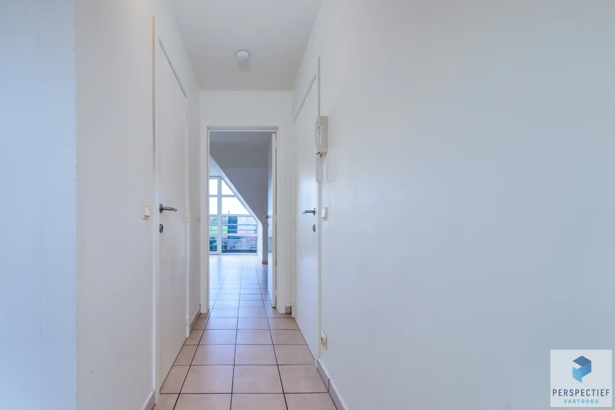 Goed gelegen appartement met 2 slpk - 2 terrassen & autostaanplaats foto 10