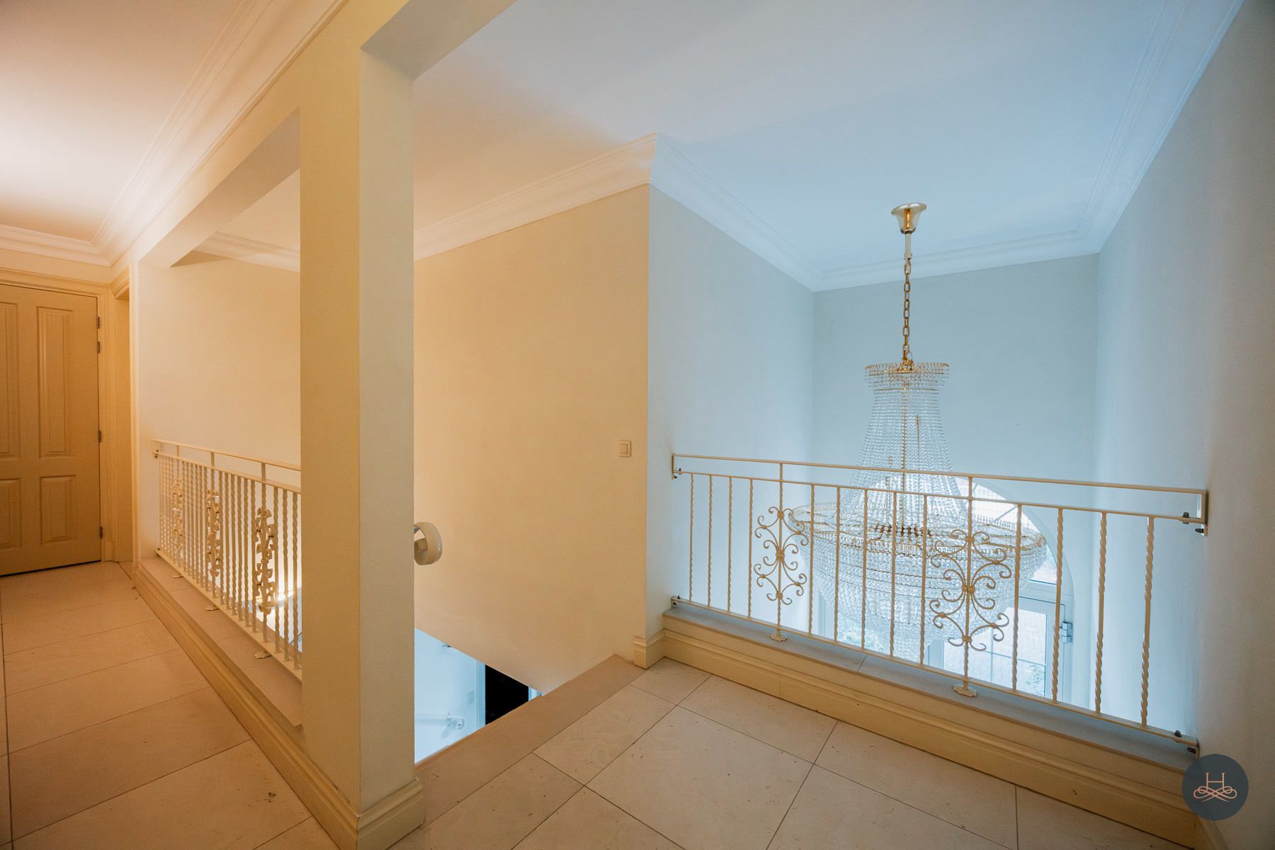 Riante villa op toplocatie in het groen met privé-bos foto 18