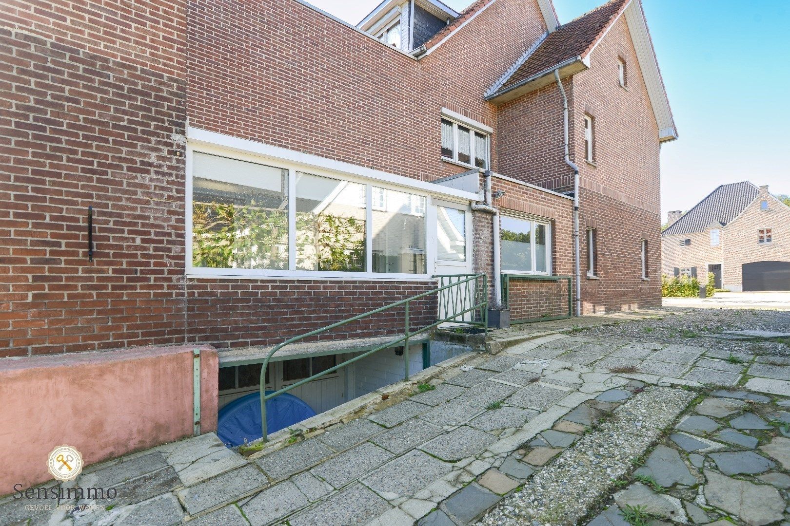 Ruime halfopen 235m² woning op 7a45ca perceel te Genk foto 27