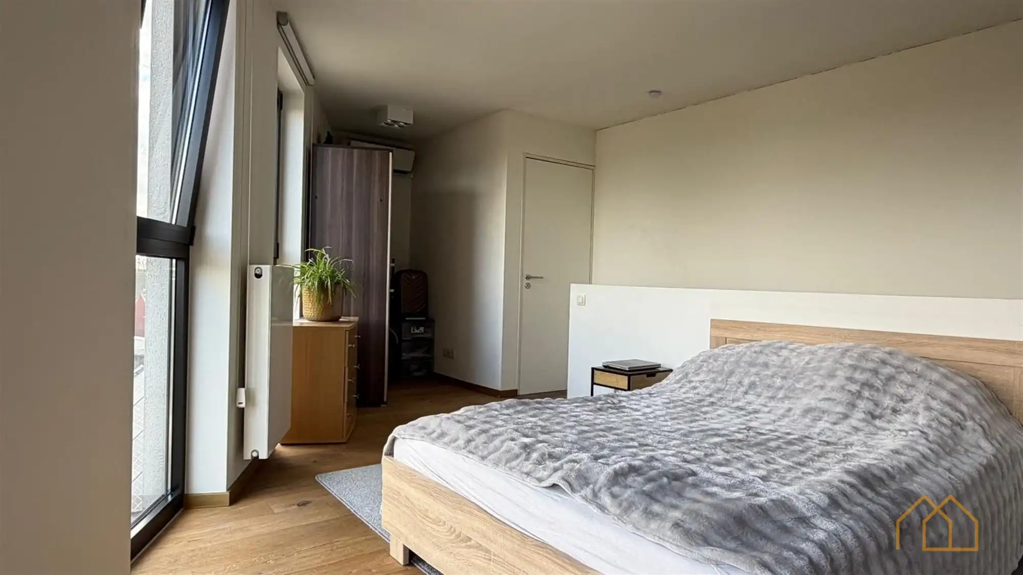 Modern appartement met mooi uitzicht foto 12