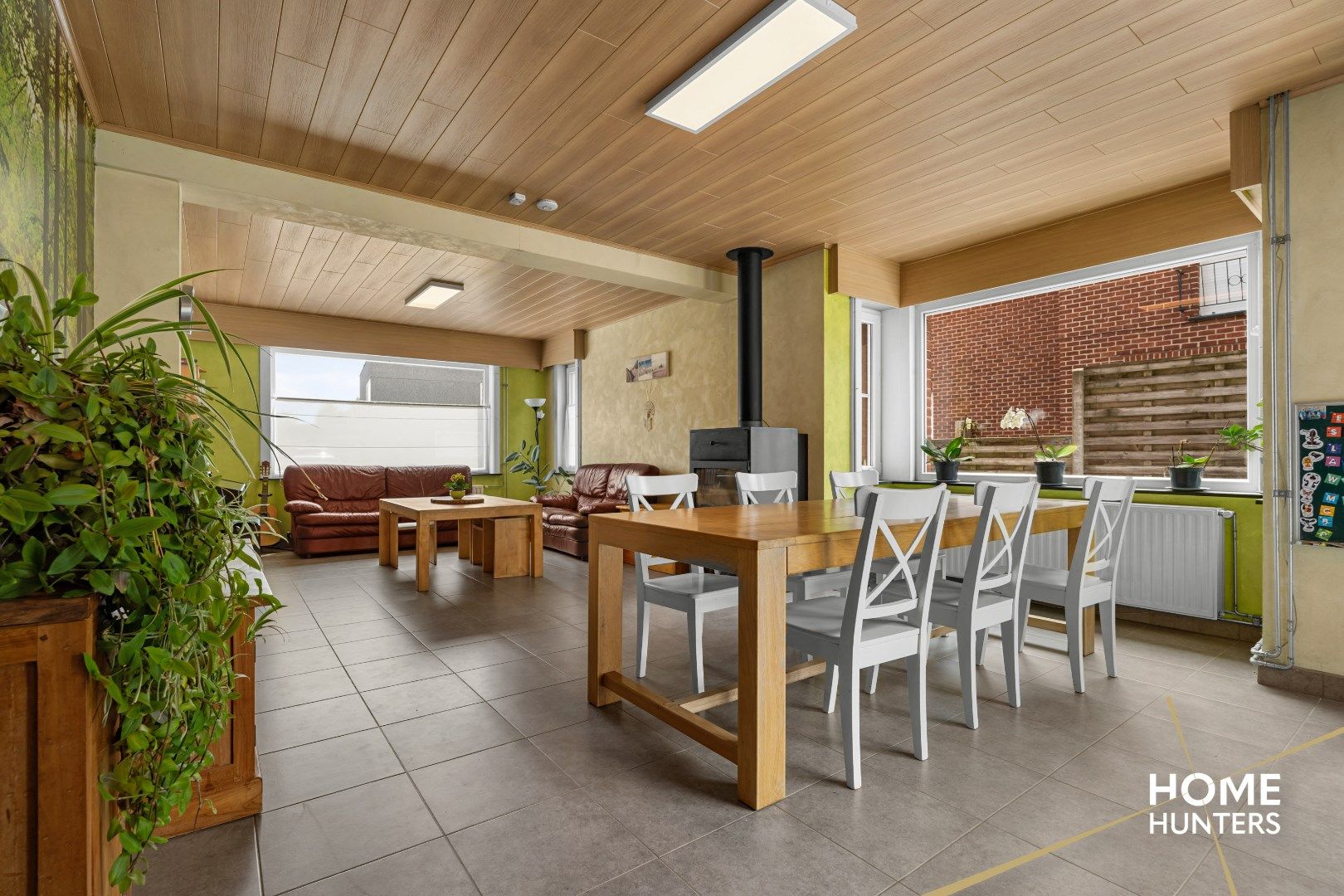 Instapklare gezinswoning met groot bijgebouw in Lichtervelde foto 6