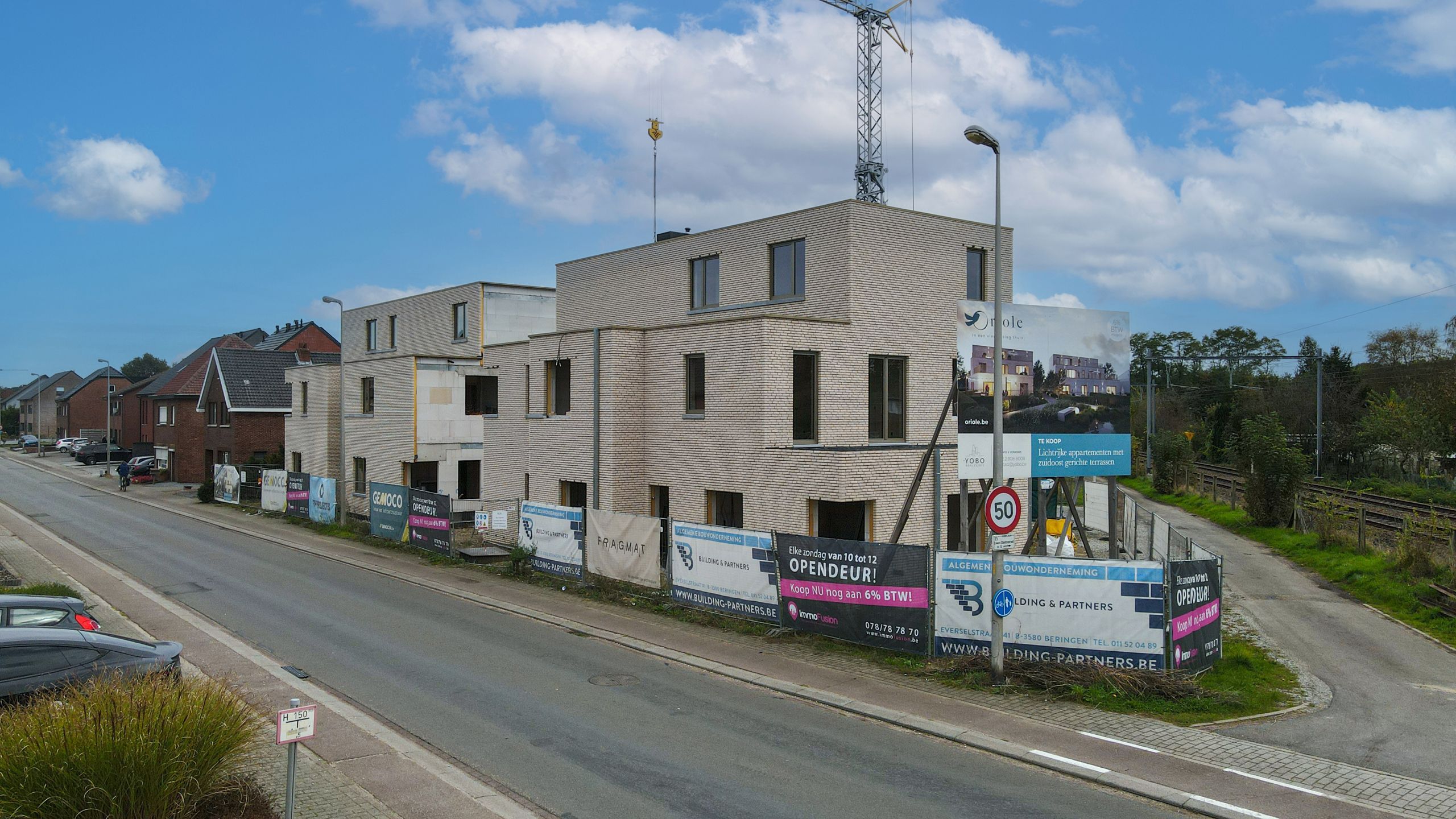 Gelijkvloers appartement met 3 slaapkamers en met een tuin! foto 2