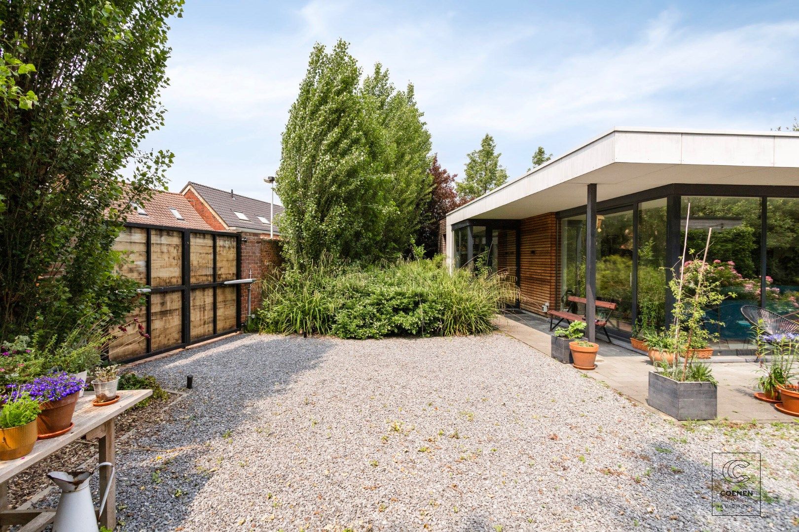 Prachtig, instapklare laagbouwwoning met 4 slaapkamer op een perceel van 995 m²! foto 25