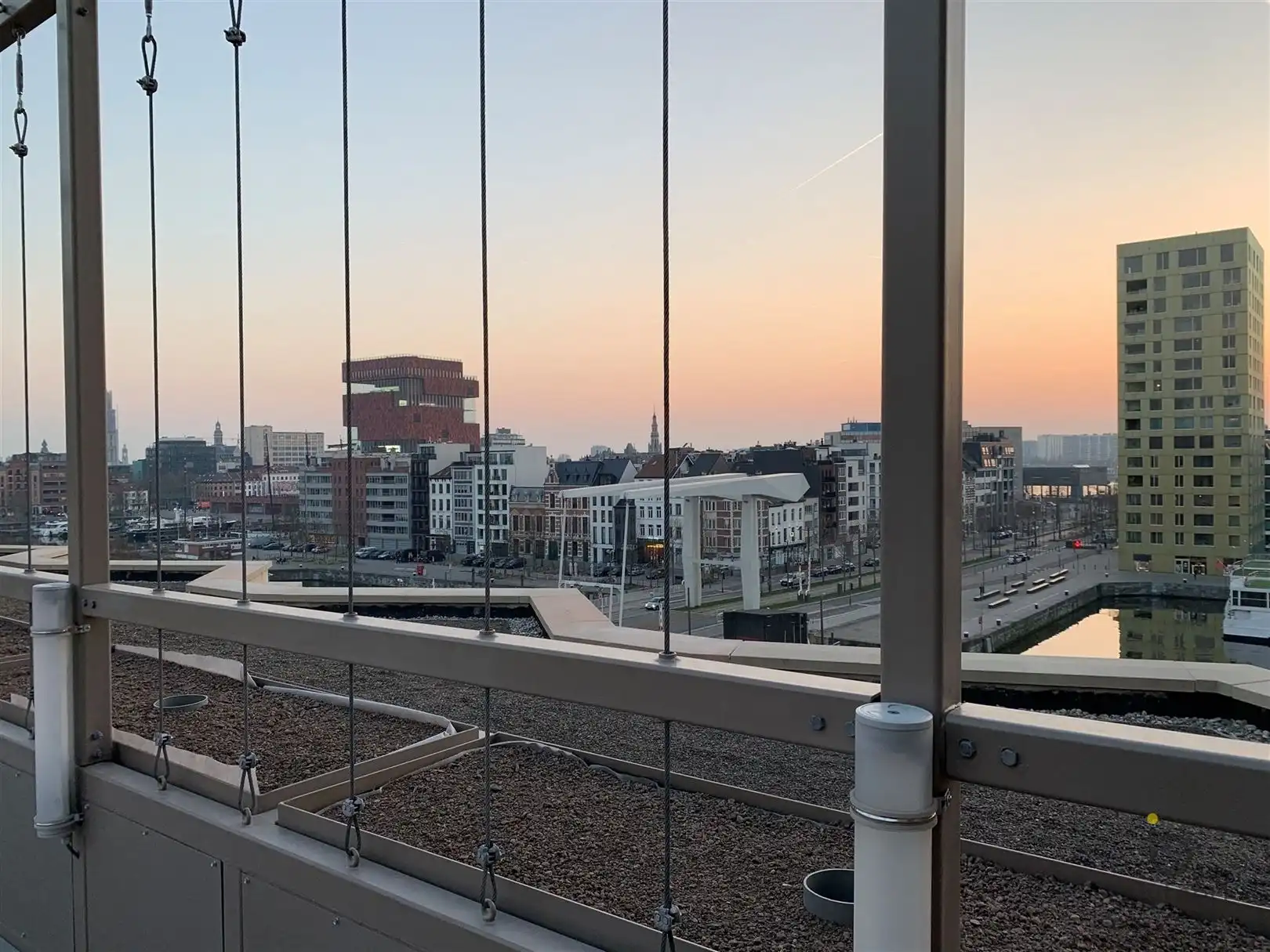 Schitterend appartement met zicht op de water! foto 22