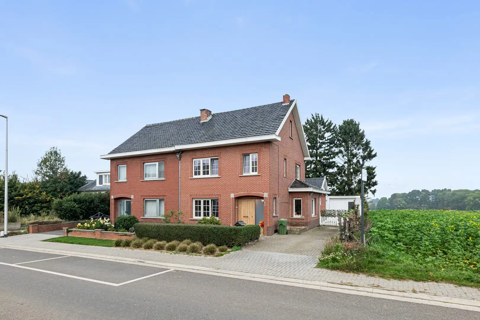 GEZELLIGE GEZINSWONING MET 3 SLKS, GARAGE EN VEEL PRIVACY foto 5