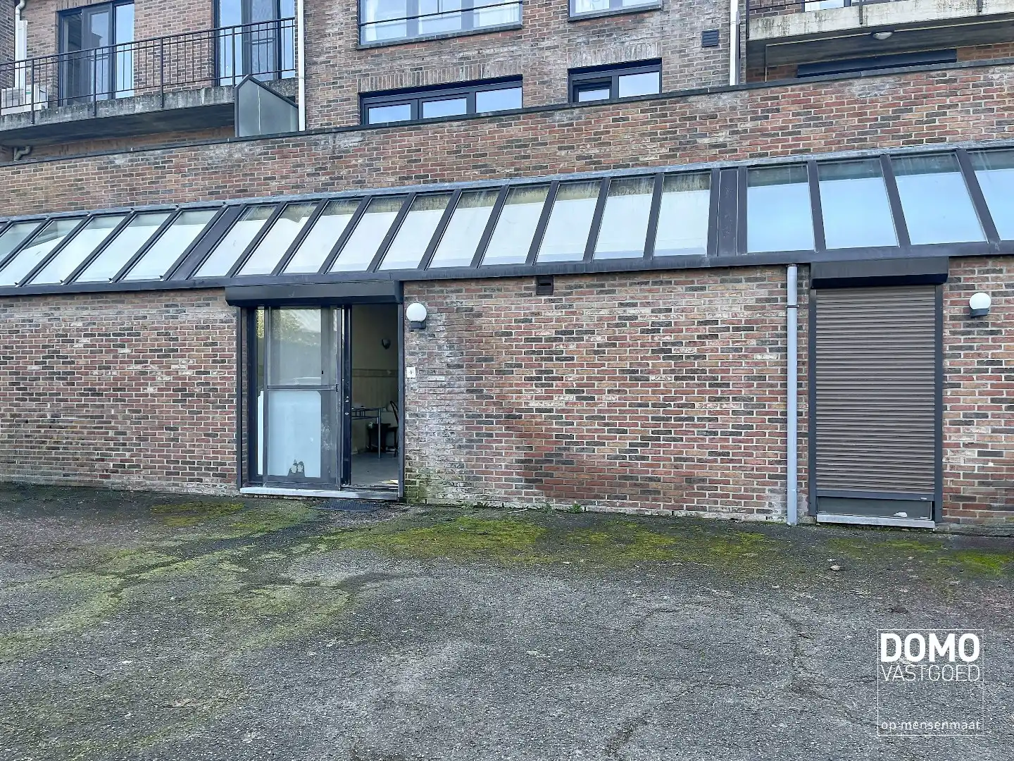 VOLLEDIG TE RENOVEREN HANDELSPAND TE KOOP IN KERMT foto 7