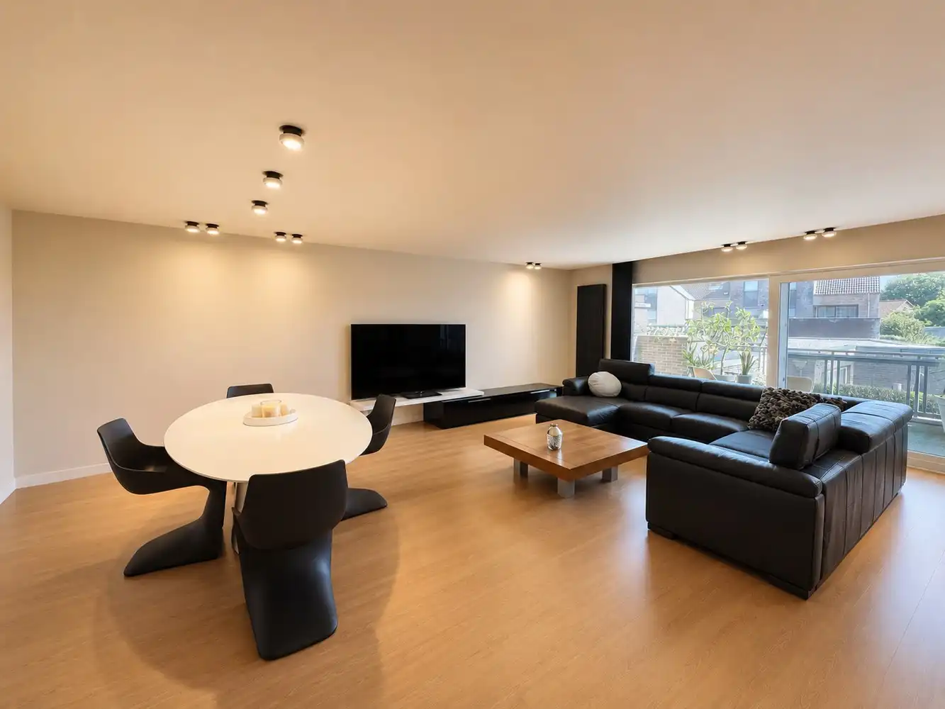 Exclusief wonen in het hart van Zutendaal – 170 m² wooncomfort met splinternieuwe designkeuken foto 3